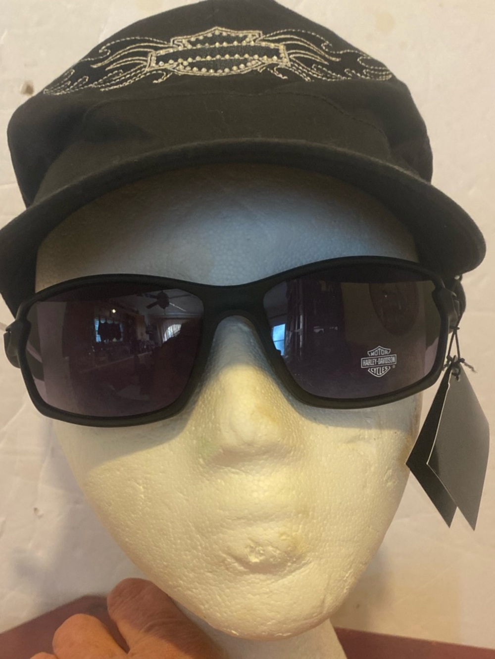 Harley Davidson Ladies Black Sunglasses NWT - Picture 2 of 3